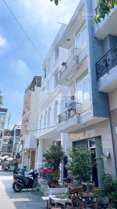Cần tiền bán gấp nhà 3 tầng mt đường số 3,bình thuận,q7 dt6x25 giá đầu tư 130t/m2 vị trí cực đẹp.