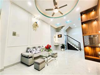 Dtsd 95m2  3 tầng  3pn.3wc  nguyễn thị tần  mởi ở ngay  gần chợ  trường đại học  bệnh viện