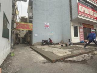 Bán lô đất mặt đường hồ sen vuông vắn. mt 5,54m hậu 5,57m  dt 32,7m2 (thực tế 33,5m2)