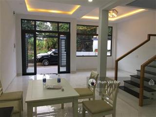Bán nhà trệt lầu  dt 80m2 ngang 6  mặt tiền kinh doanh buôn bán thông ql 13 và kdc hồng long