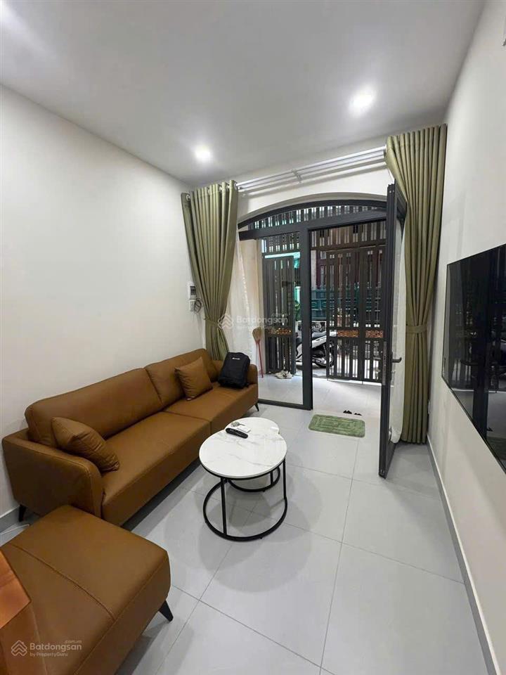 Nhà bán đường nguyễn thiện thuật, cách biển 200m, ngay khu phố tây, 36m2 giá 5 tỷ 2.  0913 423 ***