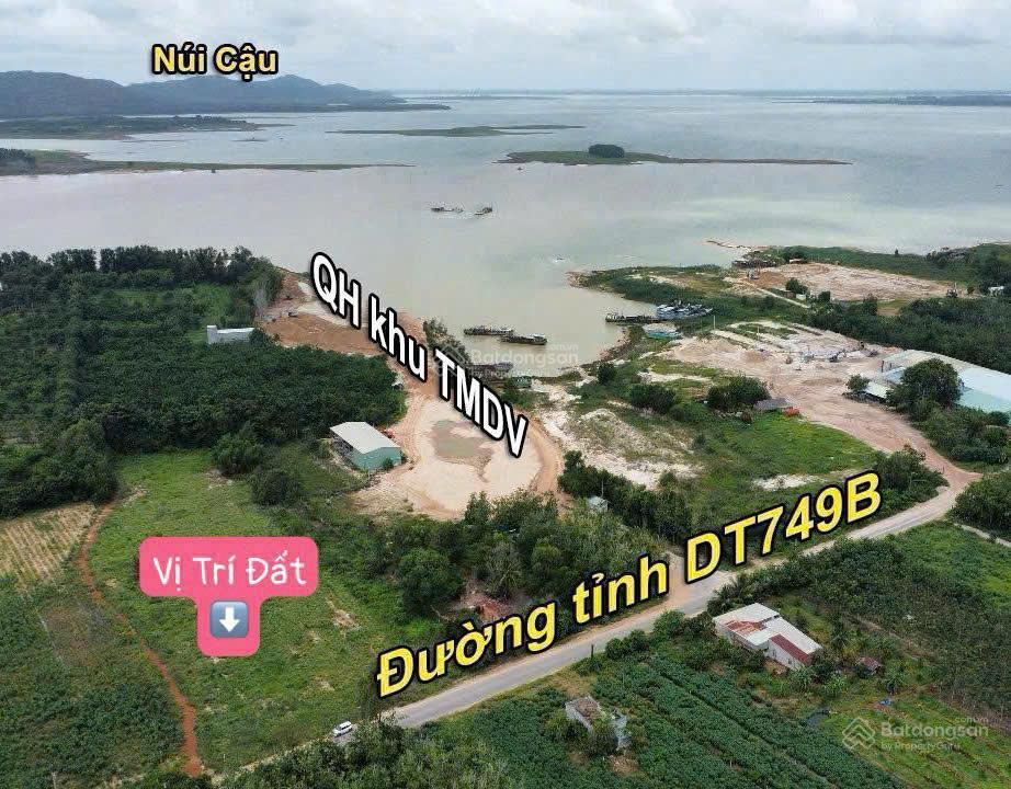 Mt tỉnh lộ 749b gần kdl sinh thái hồ dầu tiếng, dt 275m2 sẵn 100m2 thổ cư, giá 820tr bao sổ sách