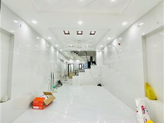 Nhà mt kinh doanh 10m dương quảng hàm 2 lầu 3pn 4wc 22tr