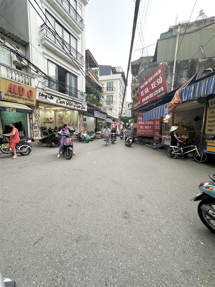 Bán nhà mp hoàng mai 3 bước ra mp trương định, không qh, có vỉa hè, 64.8m2, 4t, mt 4.3m chỉ 17. xtỷ