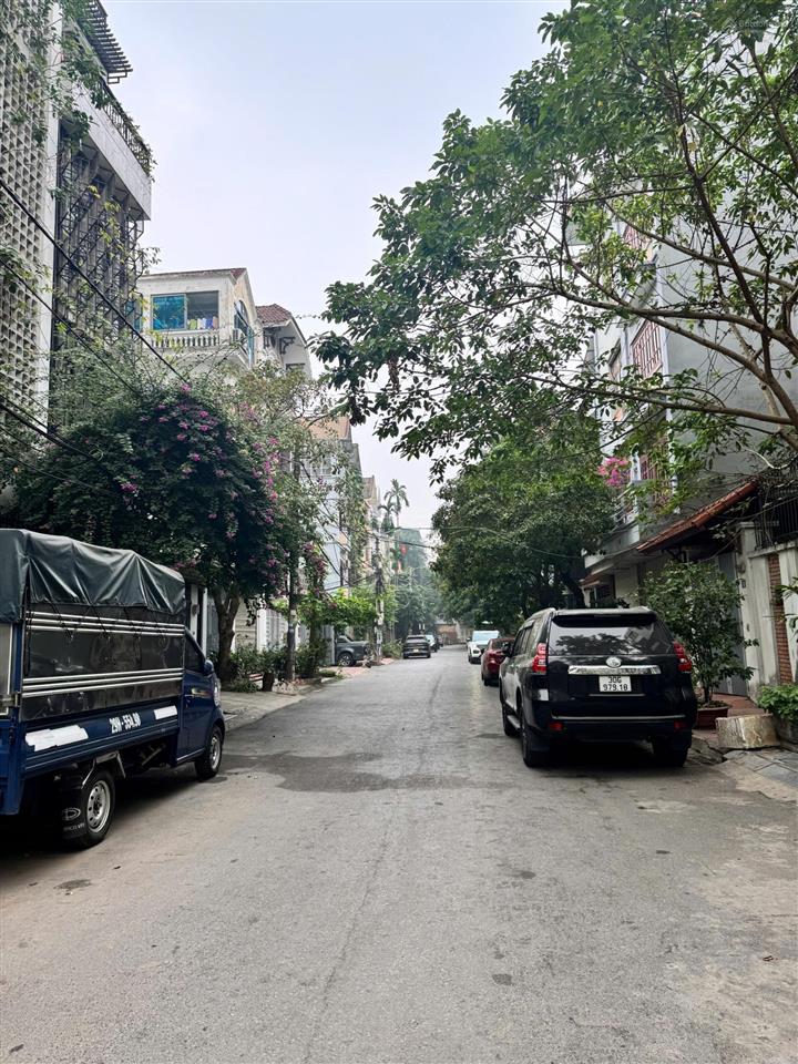 Bán đất phân lô đường 8m gần tđc ngọc thụy, 51m2, mặt tiền 4.6m, chỉ 11.4 tỷ