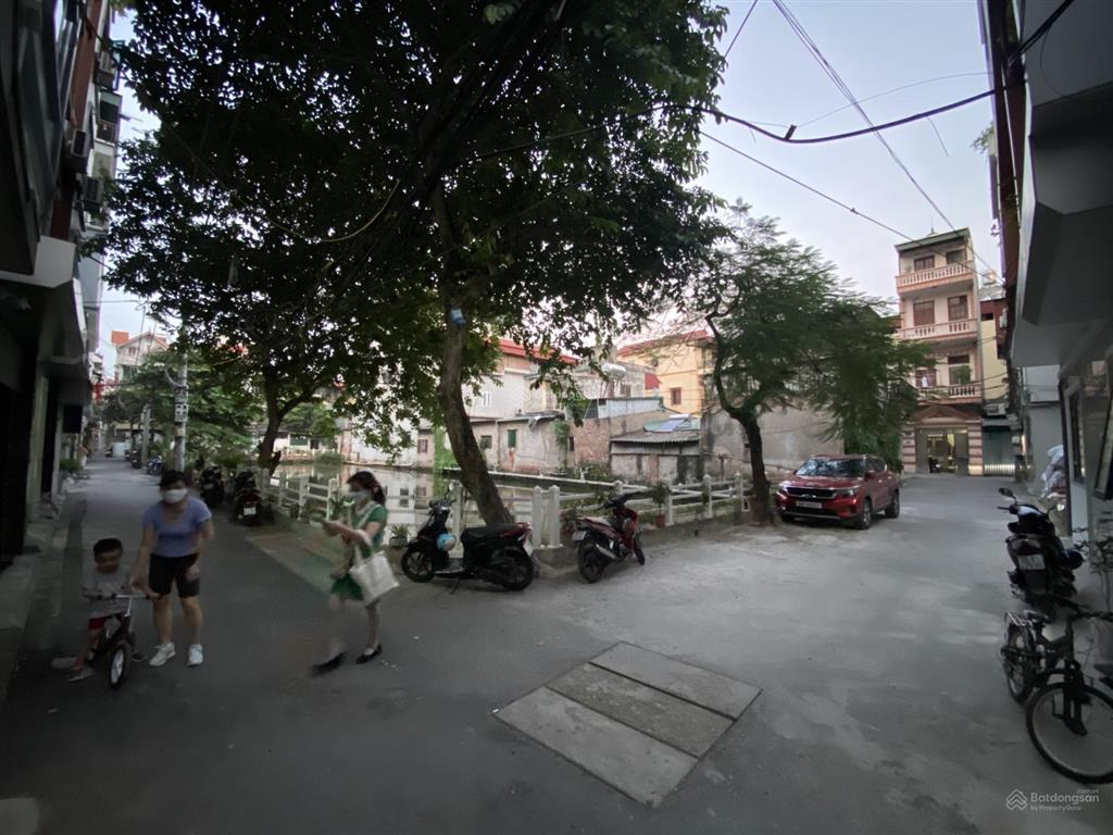 Bán đất phố ngọc thụy long biên 70 m² mt 6 m ô tô tránh giá 14.9 tỷ.