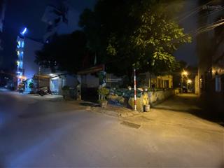 Bán đất phố ngọc thụy long biên 70 m² mt 6 m ô tô tránh giá 14.9 tỷ.