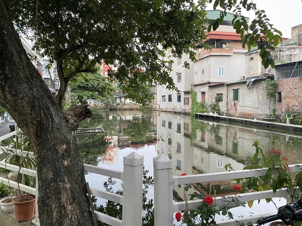 Bán đất phố ngọc thụy long biên 70 m² mt 6 m ô tô tránh giá 14.9 tỷ.