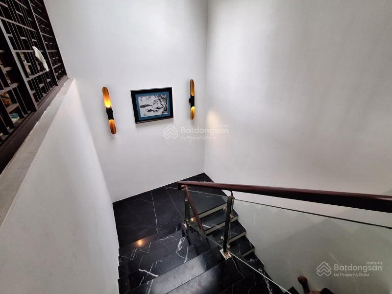 Bán tòa nhà phố bồ đề, long biên  90m2 ô tô tránh  mặt tiền khủng  thang máy 17 tỷ