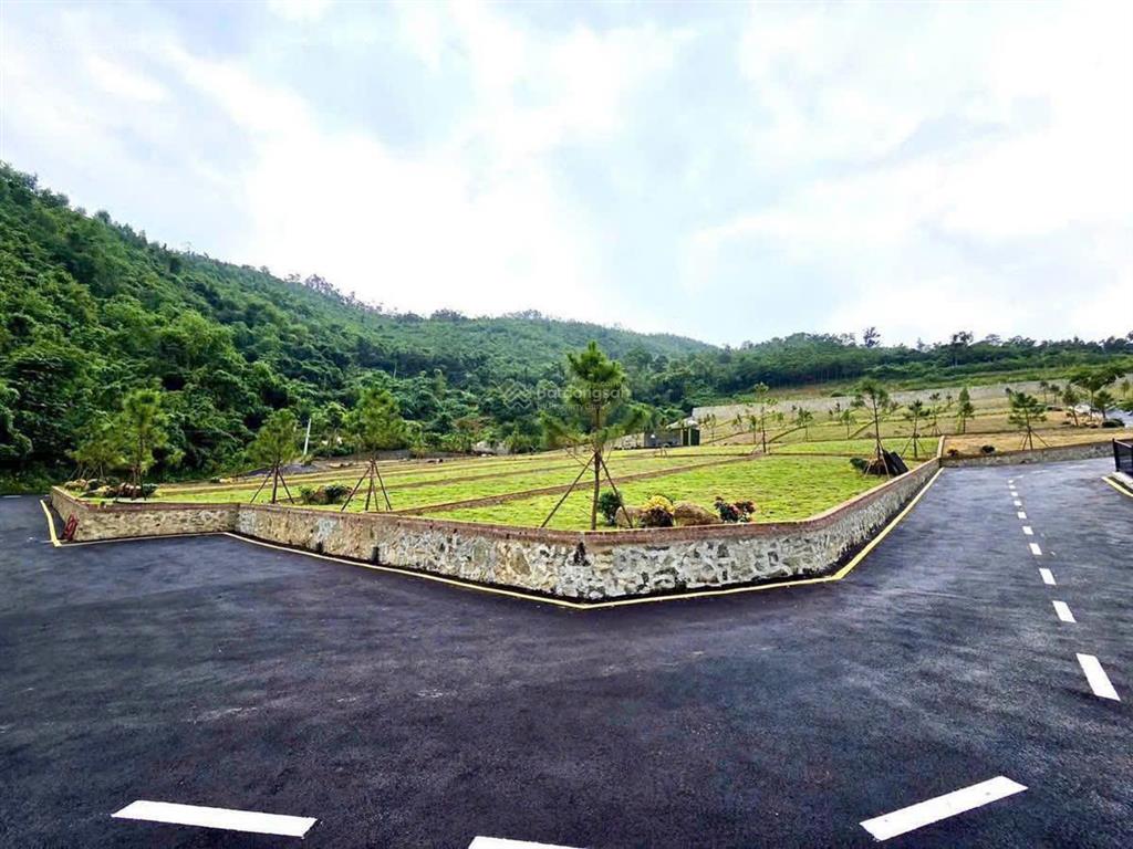 Gia đình cần tiền bán lô đất 150m2 trục chính xã, đường ô tô tránh nhau giá chỉ nhỉnh 14tr/m2