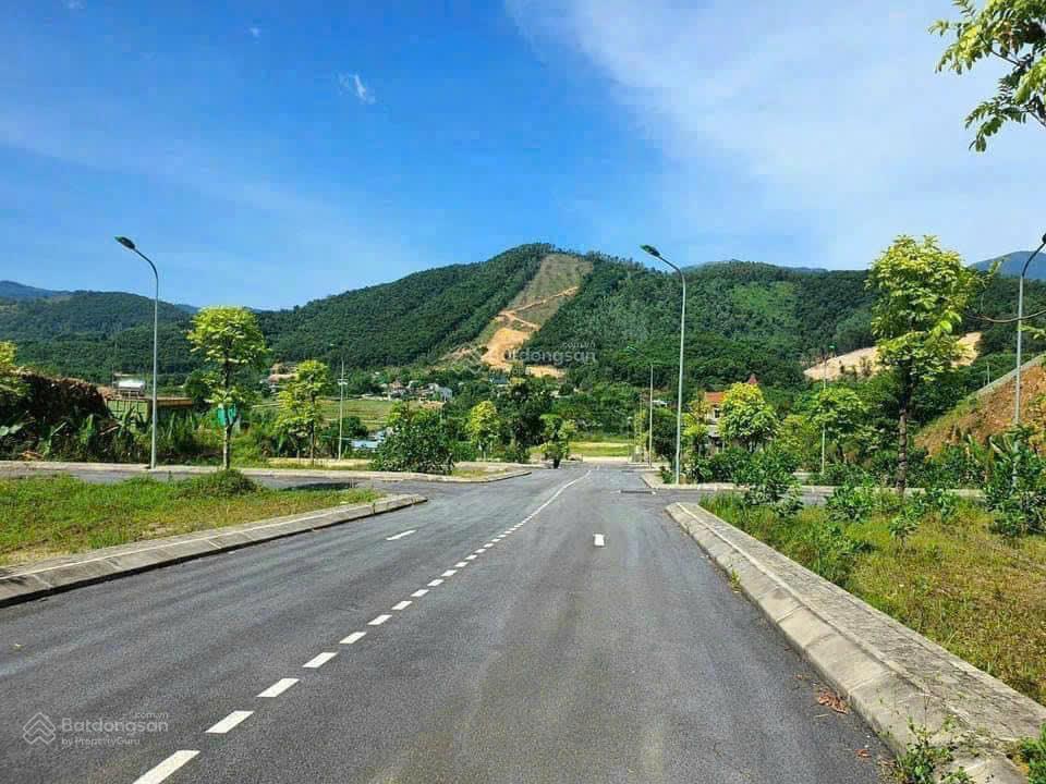 Gia đình cần tiền bán lô đất 150m2 trục chính xã, đường ô tô tránh nhau giá chỉ nhỉnh 14tr/m2