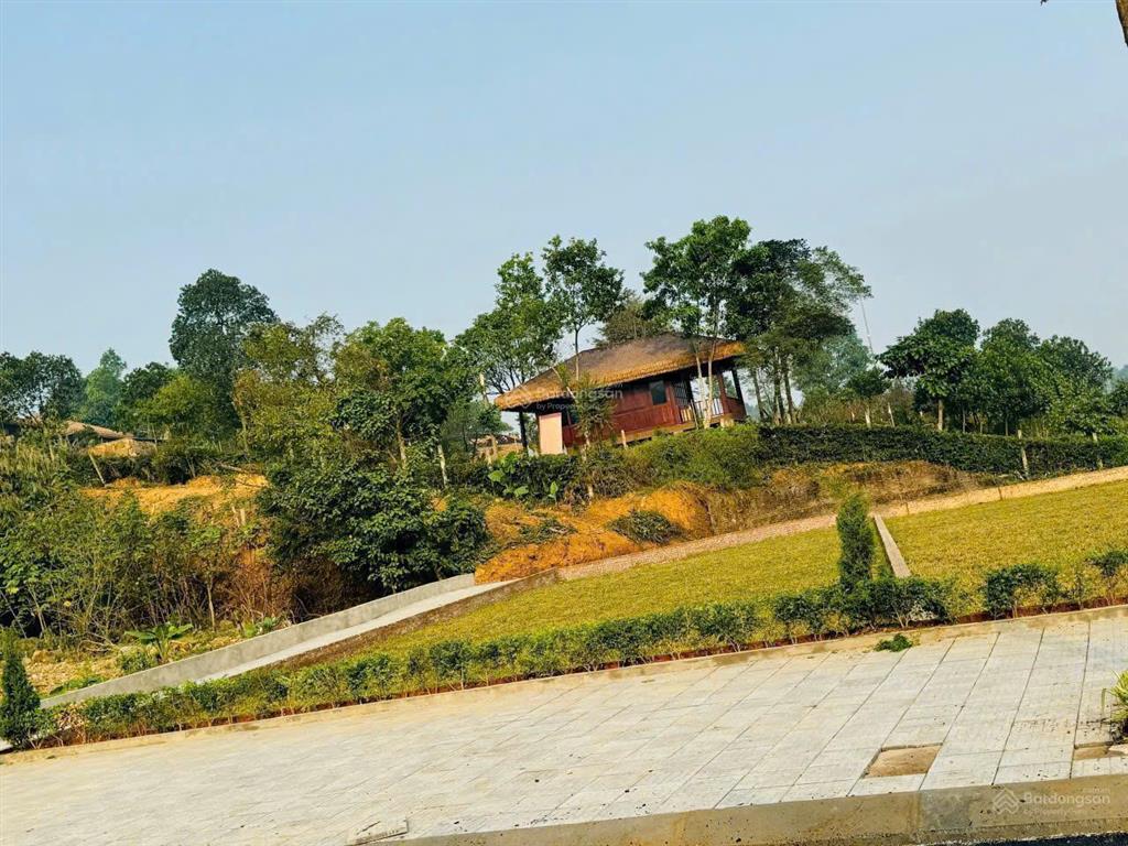 Gia đình cần tiền bán lô đất 150m2 trục chính xã, đường ô tô tránh nhau giá chỉ nhỉnh 14tr/m2