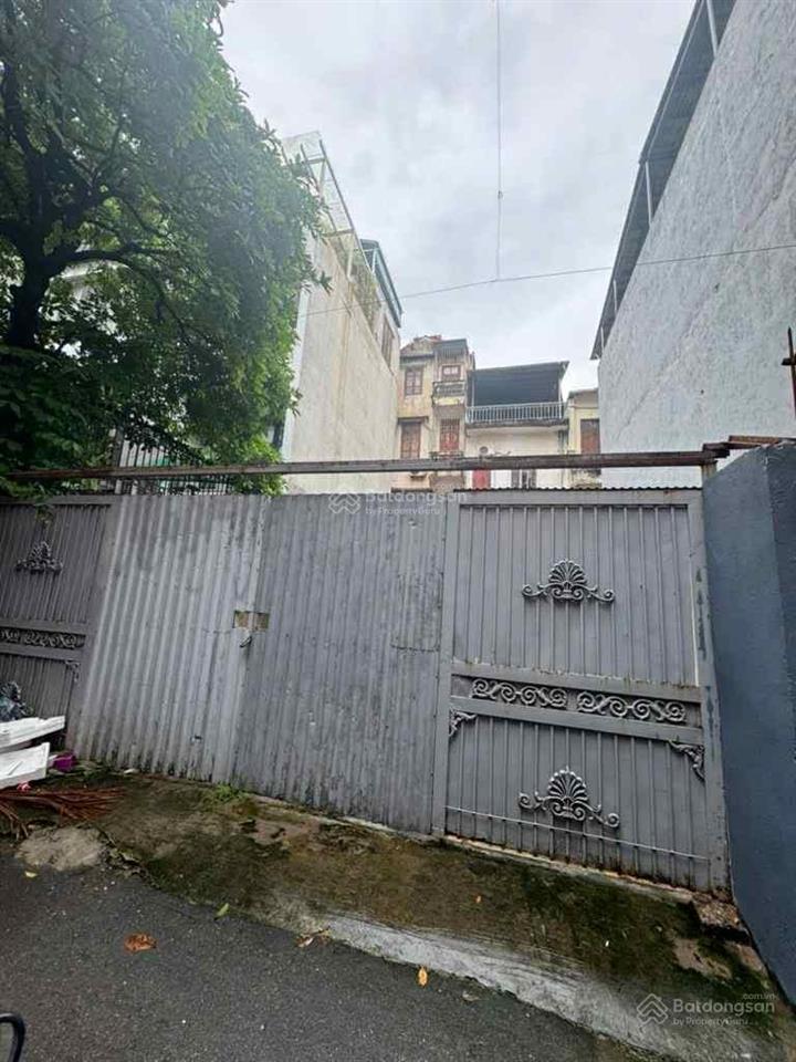 Bán đất tặng nhà cấp 4  2 thoáng trước sau  lô cực đẹp phố tứ liên  sổ đỏ chính chủ