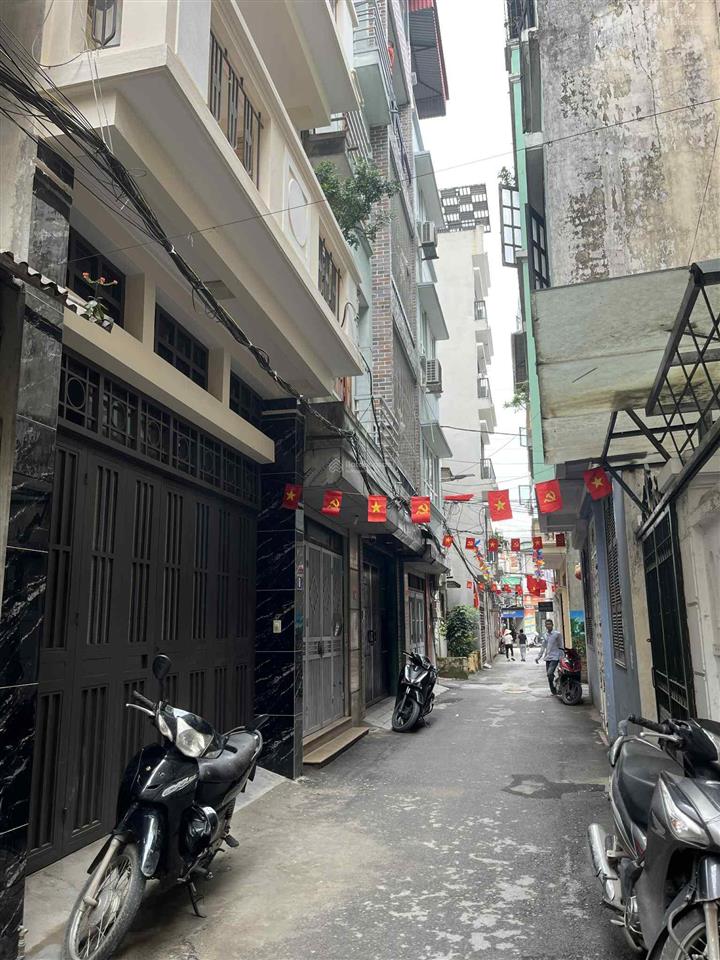 Bán đất tặng nhà cấp 4  2 thoáng trước sau  lô cực đẹp phố tứ liên  sổ đỏ chính chủ