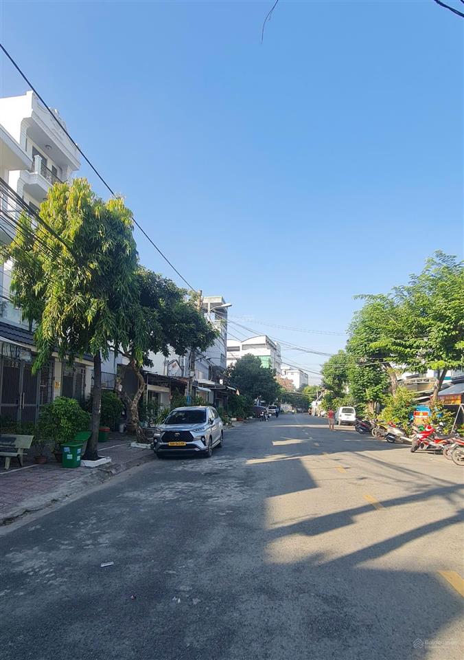 Hàng giá tốt nhà c4 có gác 98m2 thổ công nhận đường 14m khu bàn cờ phước bình chỉ 8.5 tỷ tl