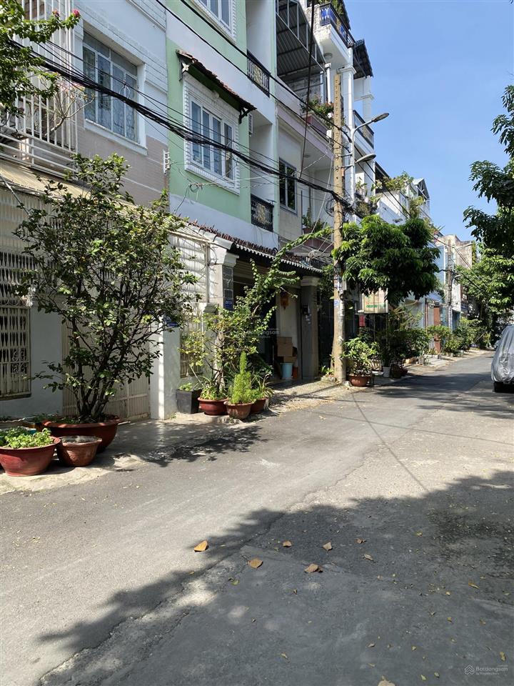 Bán nhà c4 tiện về xây mới theo ý dt68m2, đường 8m có vỉa hè 2 bên, sát city land gò vấp