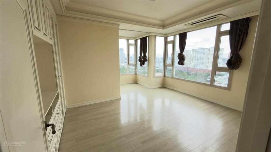 Căn hộ cao cấp  sẵn suất đậu ô tô chỉ có ở cantavil hoàn cầu.  em vy 0768 291 ***!