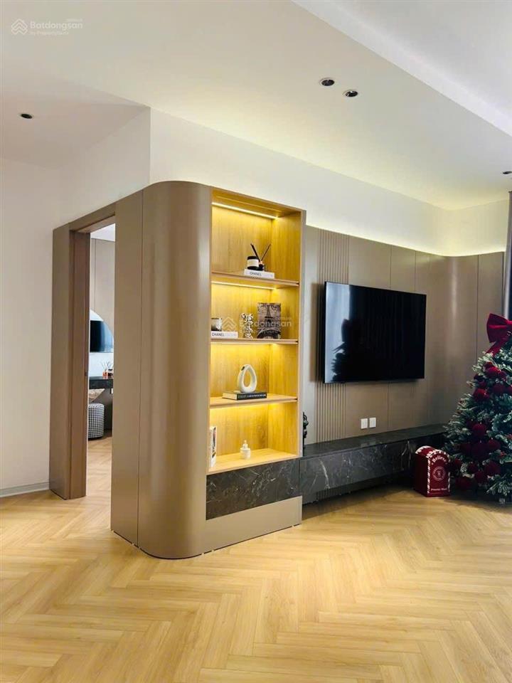 Tôi cần cho thuê căn hộ 2 phòng ngủ rộng giá 15 triệu / tháng.  0354 864 ***
