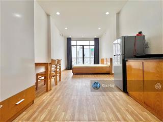 Studio balcony  45m2  full nội thất  ngay chợ tân định  giáp q3