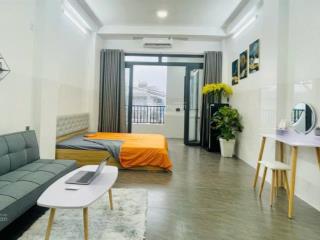 Căn hộ studio  ban công  tách bếp  thang máy  máy giặt riêng  gần ngã tư phú nhuận