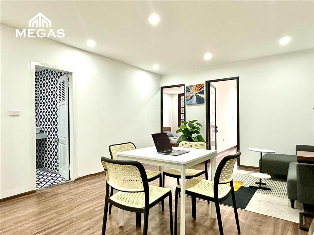 Cho thuê 2n1k ban công full nội thất rộng 70m2 ngay lotte tây hồ  âu cơ