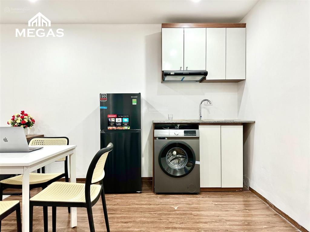 Cho thuê 2n1k ban công full nội thất rộng 70m2 ngay lotte tây hồ  âu cơ