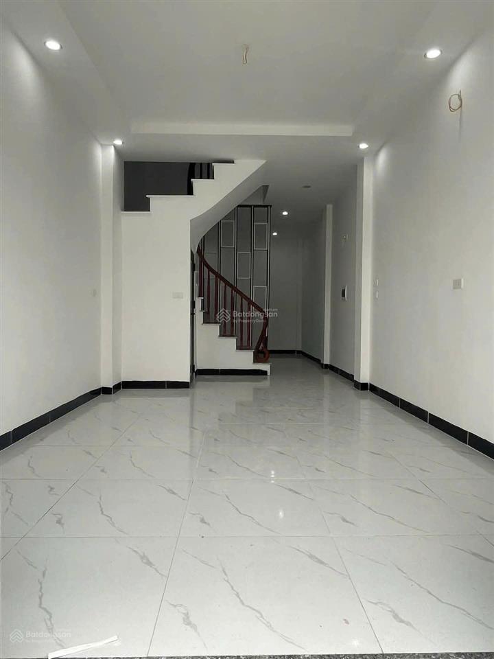 Bán nhà 6 phòng ngủ lai xá, hoài đức. diện tích 38m2 xây dựng 5 tầng. cách 120m đến chợ, quốc lộ 32