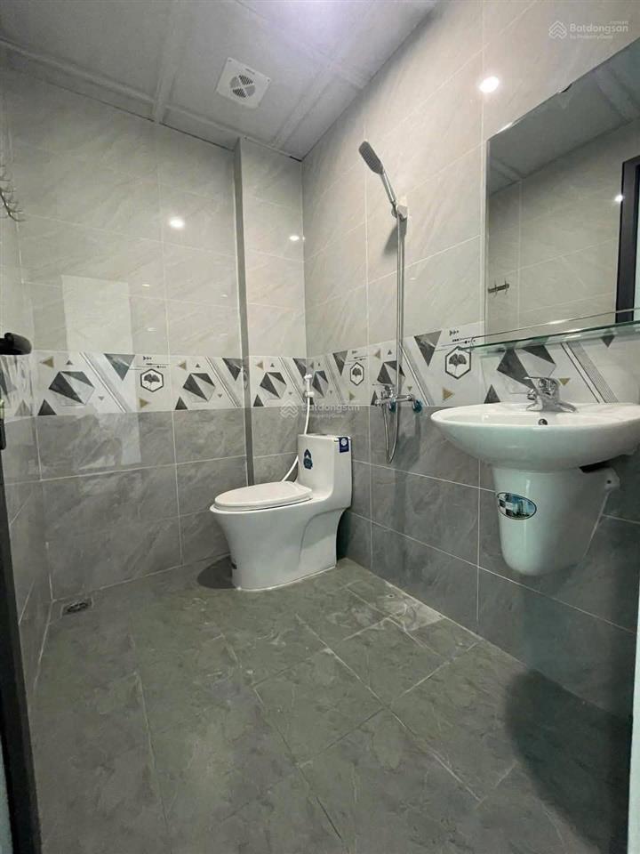 Bán nhà 6 phòng ngủ lai xá, hoài đức. diện tích 38m2 xây dựng 5 tầng. cách 120m đến chợ, quốc lộ 32