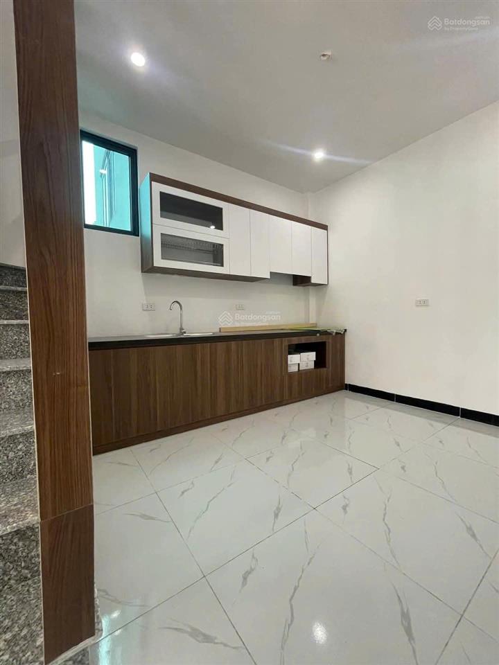 Bán nhà 6 phòng ngủ lai xá, hoài đức. diện tích 38m2 xây dựng 5 tầng. cách 120m đến chợ, quốc lộ 32