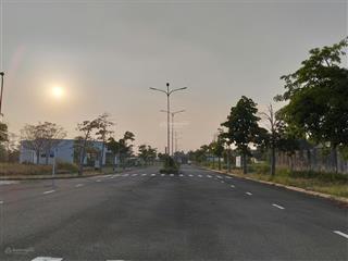Bán gấp lô đất khu dân cư lương bình bến lức long an  vị trí vàng kinh doanh