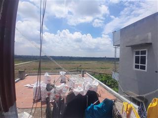Nhà lô góc mới xây view cánh đồng cách hồ 50m sổ riêng giá thương lượng