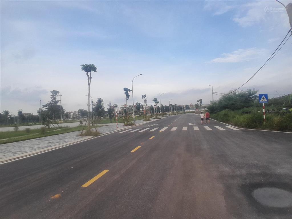 Bán lô đất đấu giá x6 nguyên khê view cực đẹp vị trí trung tâm