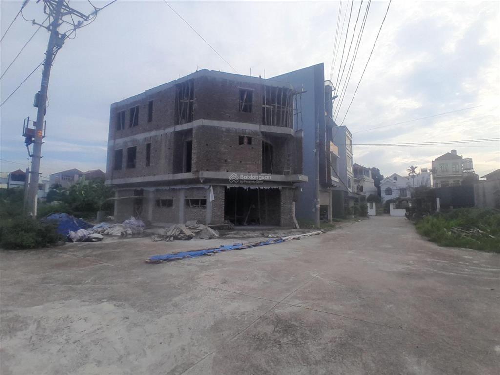 Lô đất đấu giá sát quốc lộ tiện ở, kinh doanh