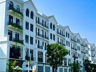 Cho thuê nhà phố 126m2 giá 40 triệu trục đường chính tại vinhomes grand park.  0828 030 *** thiện
