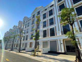 Chuyển nhượng nhà phố 108m2 hoàn thiện, có sổ hồng chỉ 18.8 tỷ btp tại vinhomes grand park