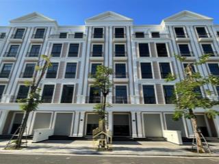 Cho thuê nhà phố full nội thất 84m2, 33 triệu vnd, 3pn, 5wc tại vinhomes grand park, q9, hcm