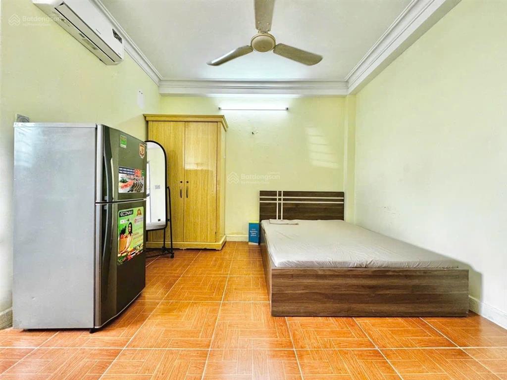 Studio cửa sổ lớn full nội thất  trung tâm phú nhuận