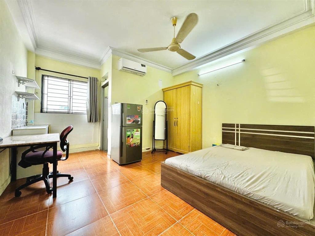 Studio cửa sổ lớn full nội thất  trung tâm phú nhuận