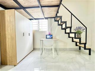 Duplex cửa sổ trời gác cao thoáng mát full nội thất