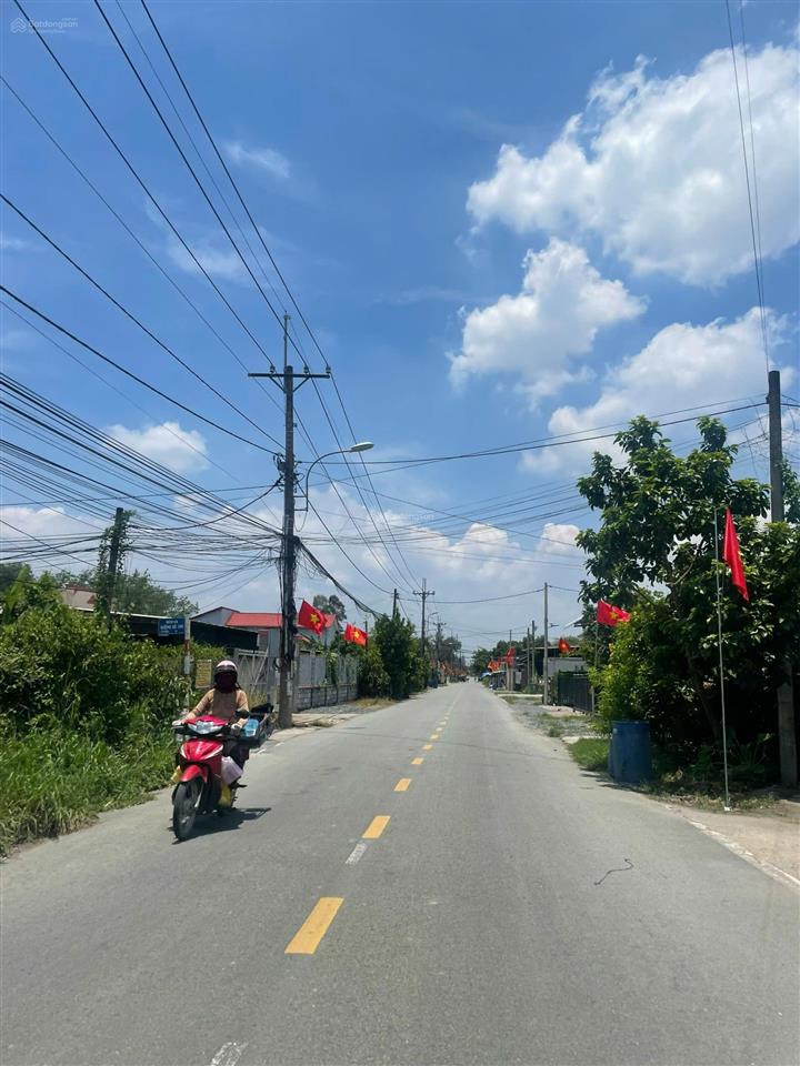 Chính chủ bán gấp lô vườn 750m2 (200m2 thổ), giá 3,3 tỷ mt đường nhựa thông 12m, shr