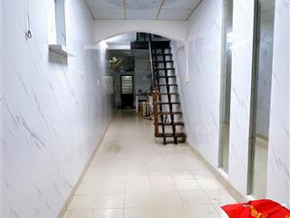 Bán nhà cũ tiện cải tạo  30m2  hai mặt thoáng. phan đăng lưu, phú nhuận giá tốt nhỉnh 3 tỷ