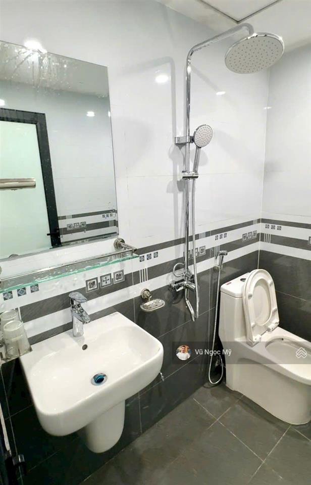 Nhà 5 tầng 35m2, ô tô đỗ, ngay ủy ban đông la, vành đai 4, lê quang đạo, giá 3.7 tỷ,  0889 633 ***