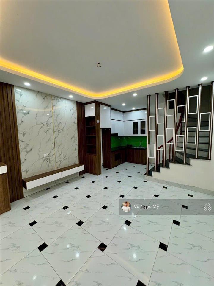 Nhà 5 tầng 35m2, ô tô đỗ, ngay ủy ban đông la, vành đai 4, lê quang đạo, giá 3.7 tỷ,  0889 633 ***