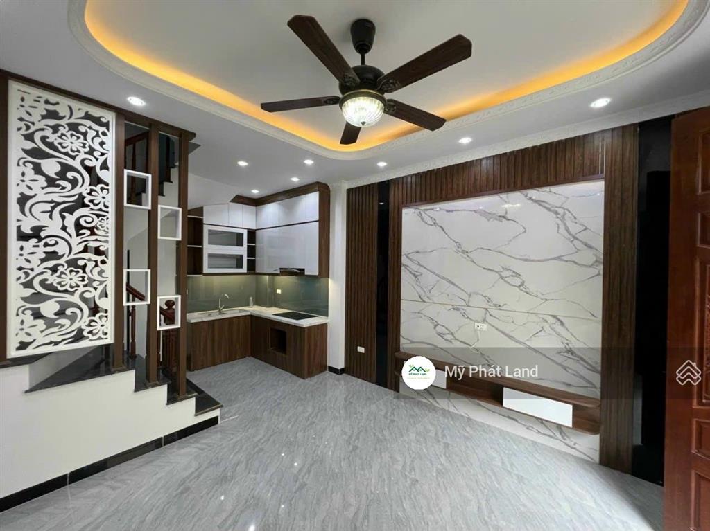 Nhà 4 tầng 35m2, ô tô đỗ ngõ, gần đại học thể dục thể thao, đường lê văn lương kéo dài, giá 3.15 tỷ