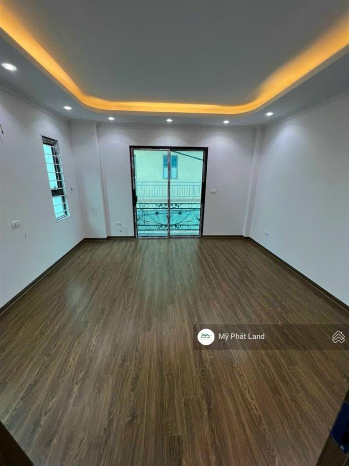Nhà 4 tầng 35m2, ô tô đỗ ngõ, gần đại học thể dục thể thao, đường lê văn lương kéo dài, giá 3.15 tỷ
