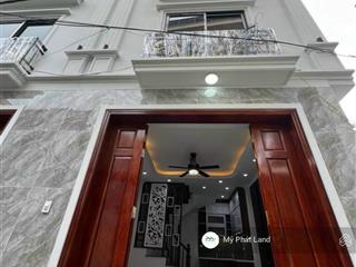Nhà 4 tầng 35m2, ô tô đỗ ngõ, gần đại học thể dục thể thao, đường lê văn lương kéo dài, giá 2.8 tỷ.