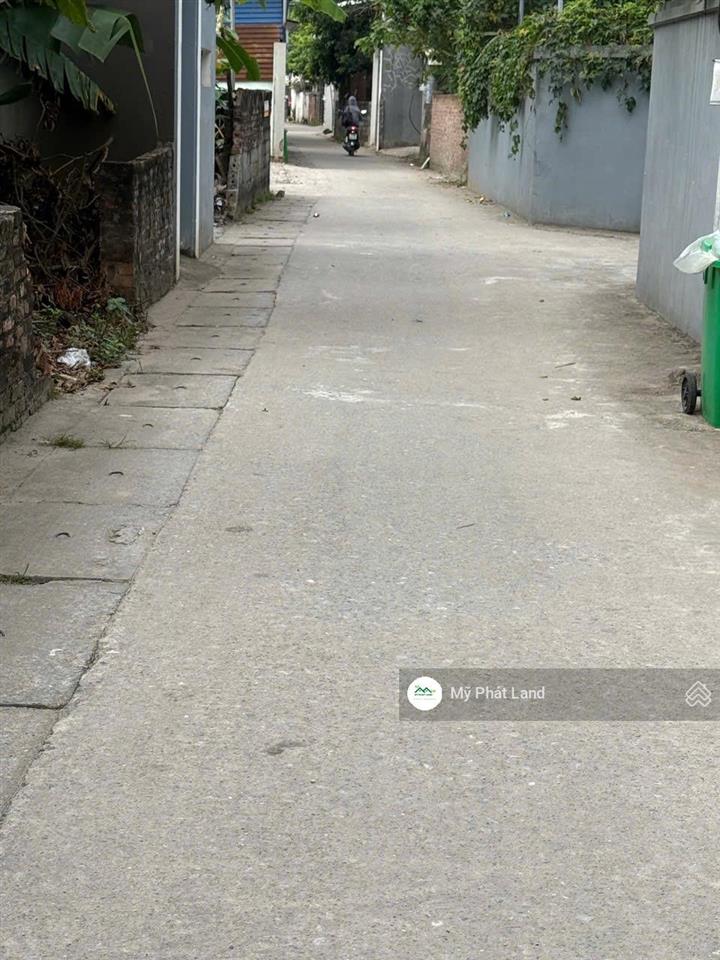 Chính chủ bán lô đất 31.1m2, ngõ 2,2m, chỉ 100m ra đường ô tô, gần chợ phượng nghĩa,giá chỉ 2.3tỷ