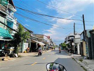 Nhà 3 tầng  mtkd đường đình phong phú  70m2  3pn ,sân đậu xe hơi  chỉ 8 tỷ ,đang cho thuê 15tr