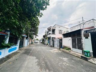 Căn nhà cấp 4  mt đường 102  90m2 ,ngang 4m  đang ngăn làm 2 căn cho thuê 11tr chỉ 5,8 tỷ (tl)