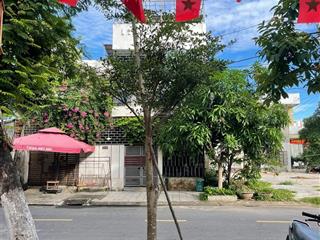 Bán nhà 3 tầng hướng đông nam mặt tiền đường phạm vấn .